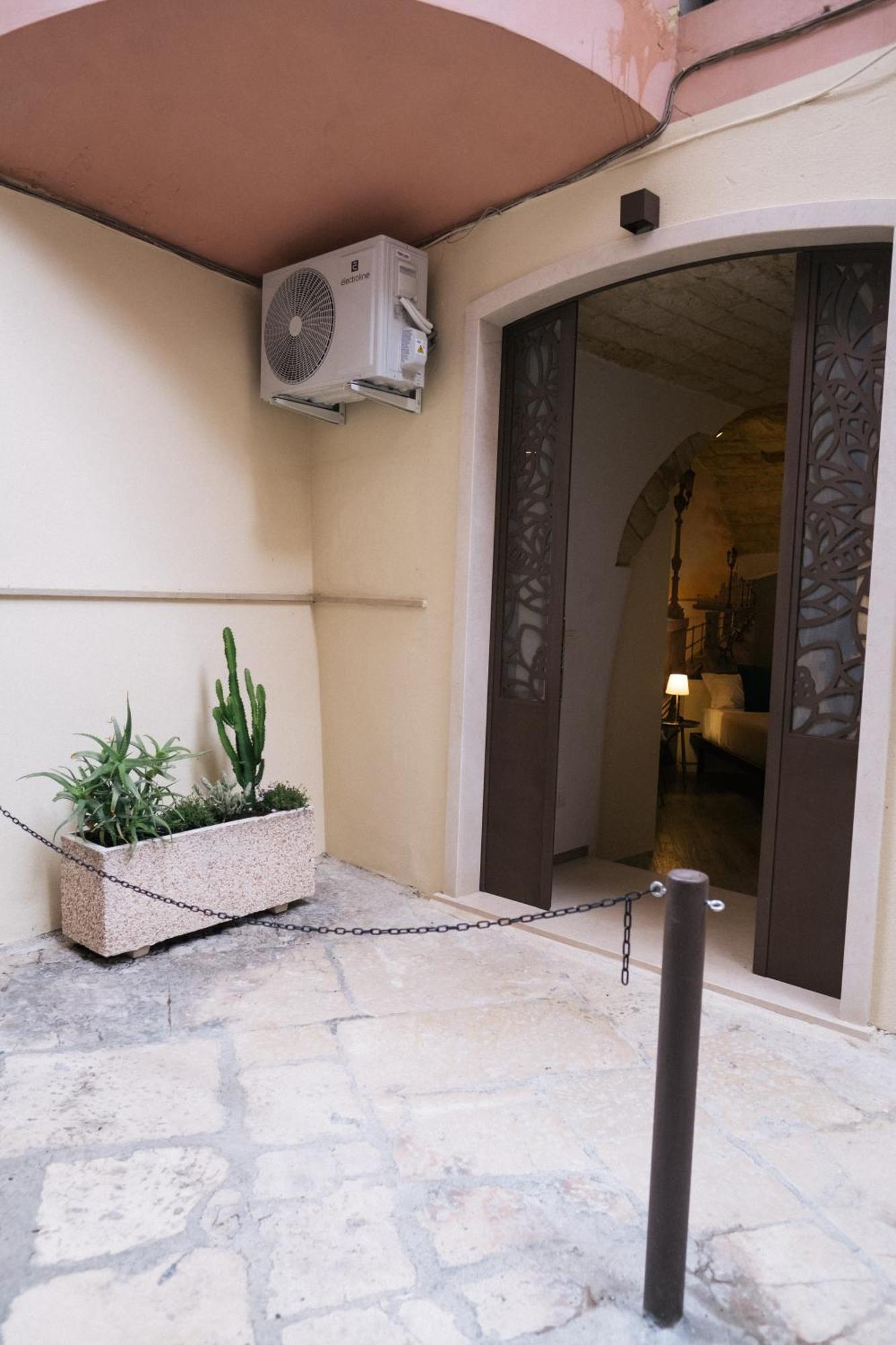 Timeless Apulian Luxury Suite باري المظهر الخارجي الصورة